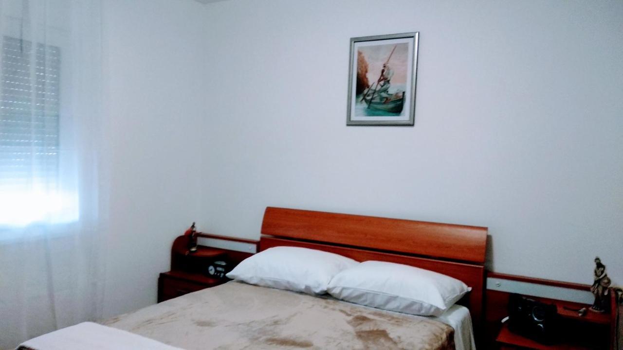 Apartman Tonka Каштела Экстерьер фото