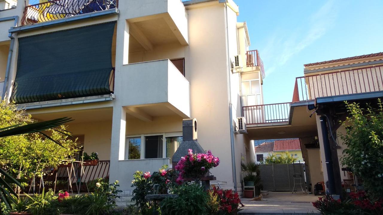 Apartman Tonka Каштела Экстерьер фото