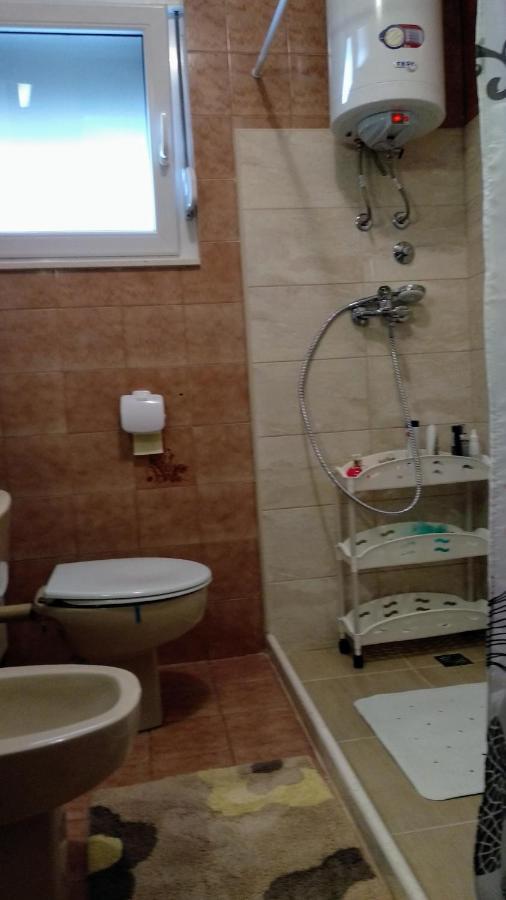 Apartman Tonka Каштела Экстерьер фото