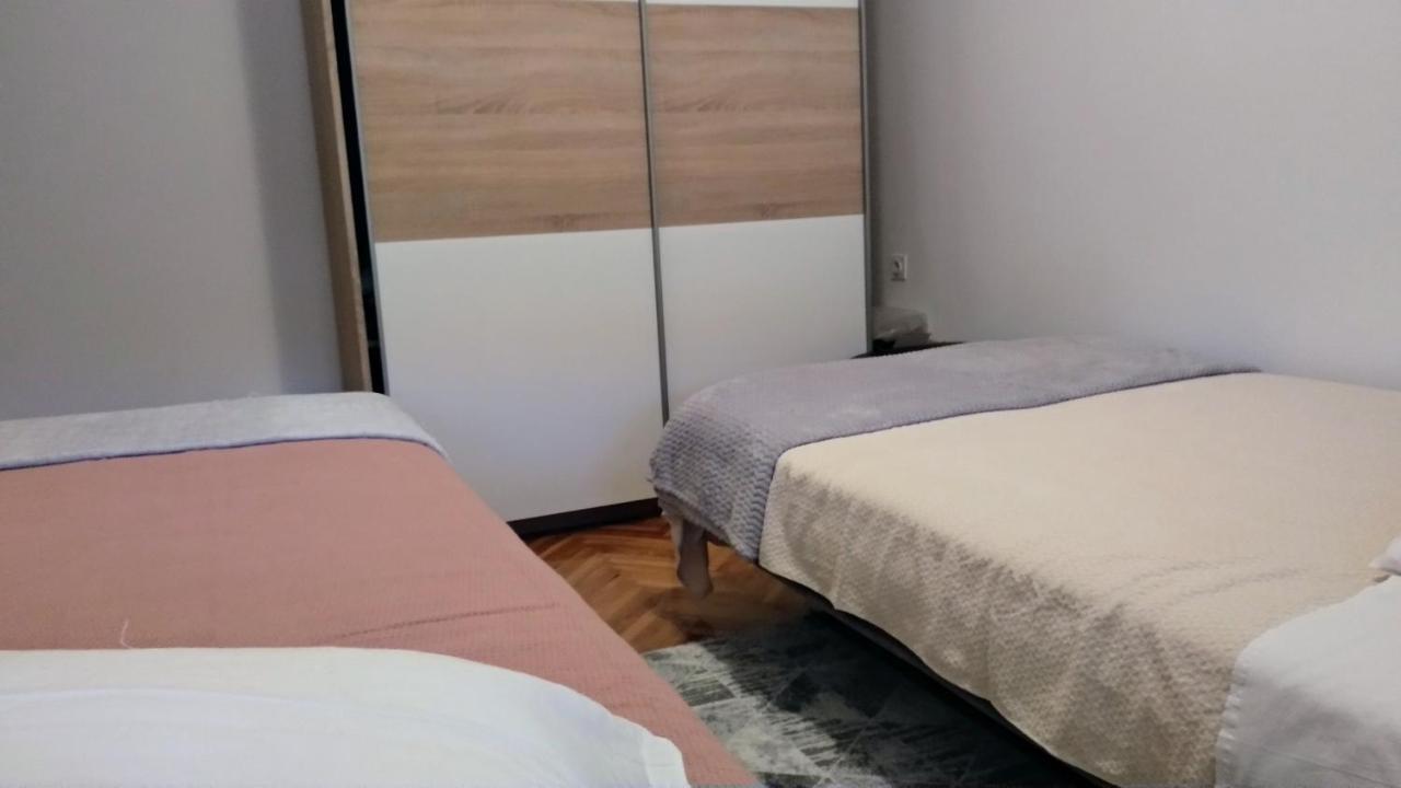 Apartman Tonka Каштела Экстерьер фото